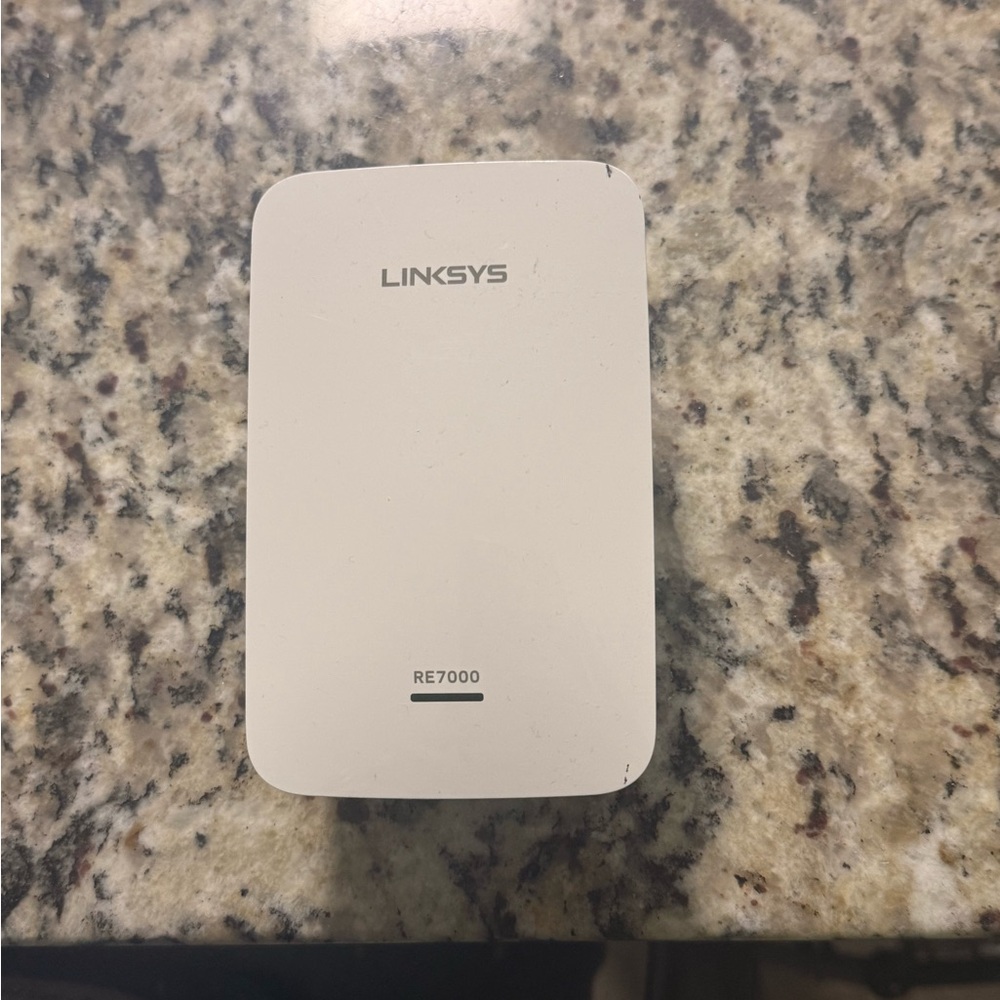 Linksys White RE7000 Wireless Extender